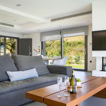 Kleismata Sleeps 10 Pool Air Con Wifi Villa *